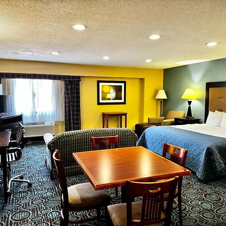 Regency Inn & Suites New London Mystic Extérieur photo