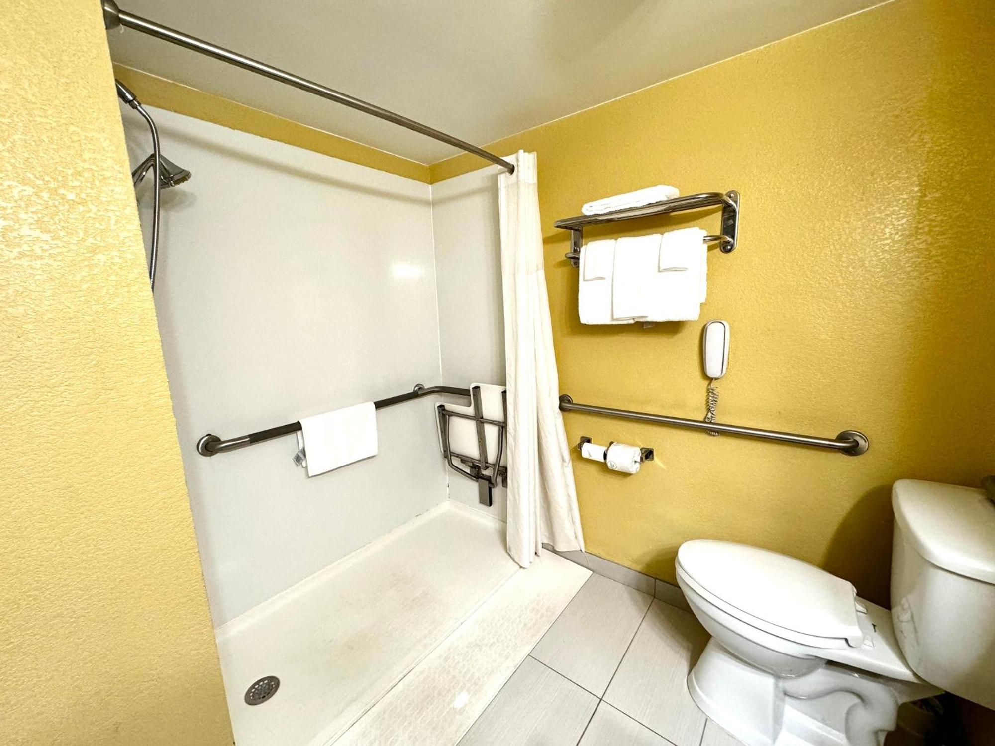 Regency Inn & Suites New London Mystic Extérieur photo