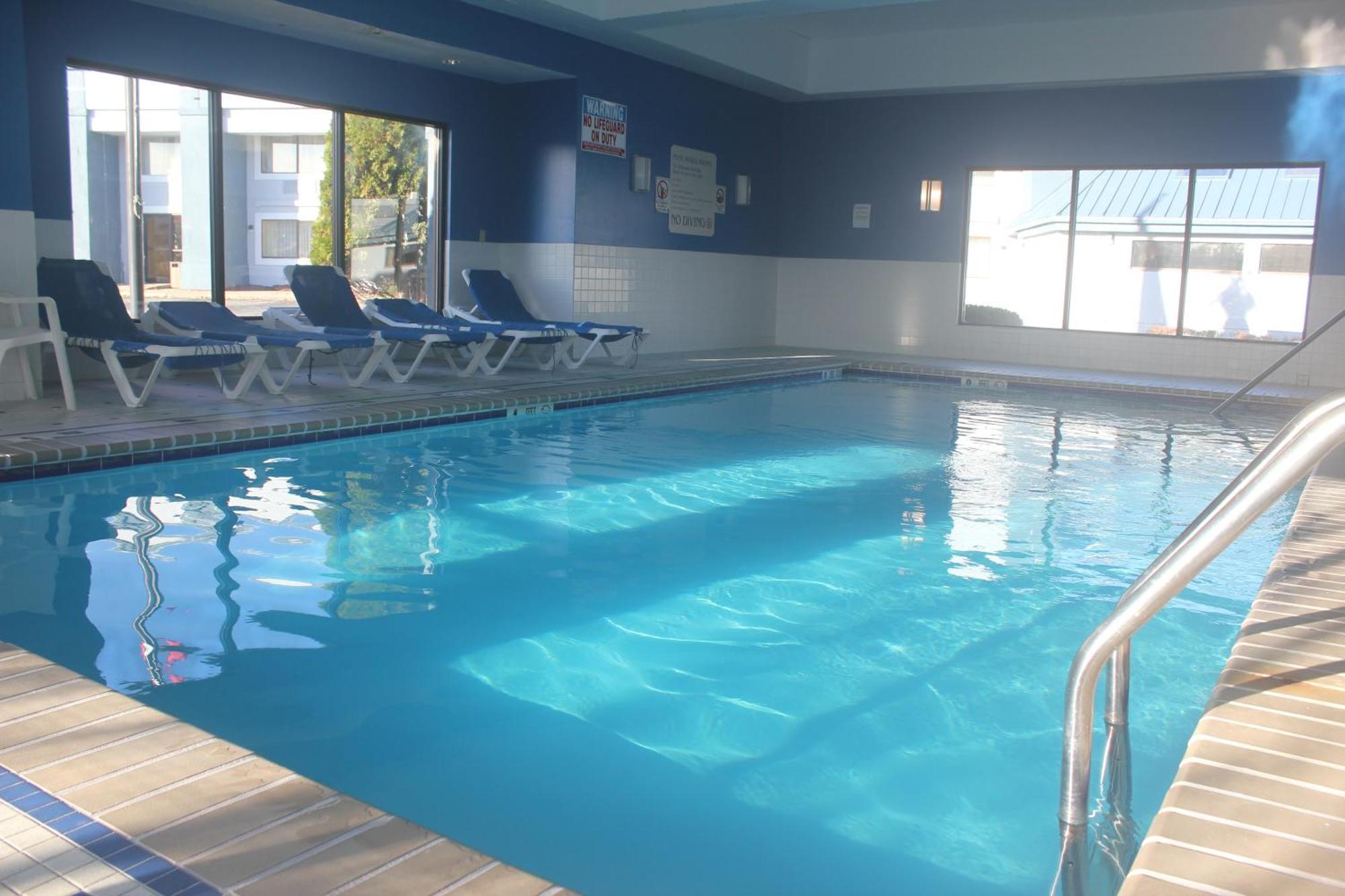 Regency Inn & Suites New London Mystic Extérieur photo
